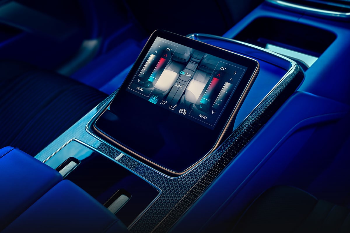 24-cad-celestiq-technology-five-hd-displays-s