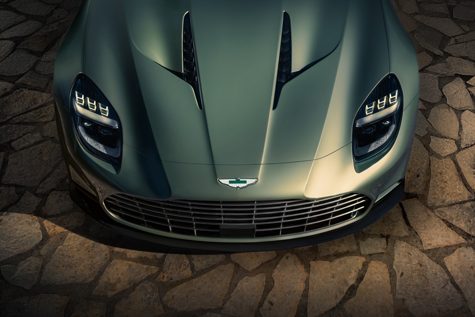 Aston-Martin-Vanquish-Volante_11