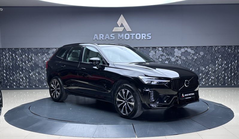 
								VOLVO XC60 2.0 B5 PLUS DARK AWD full									