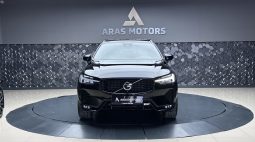 
										VOLVO XC60 2.0 B5 PLUS DARK AWD full									