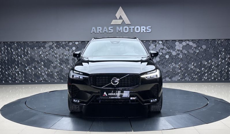 
								VOLVO XC60 2.0 B5 PLUS DARK AWD full									