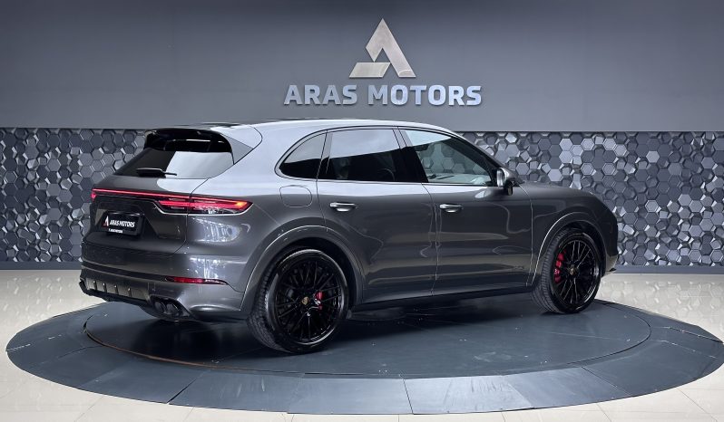 
								PORSCHE CAYENNE 4.0 GTS CHORONO full									