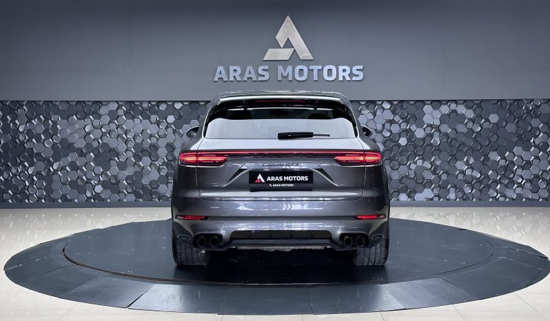 
								PORSCHE CAYENNE 4.0 GTS CHORONO full									