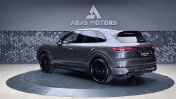 
										PORSCHE CAYENNE 4.0 GTS CHORONO full									