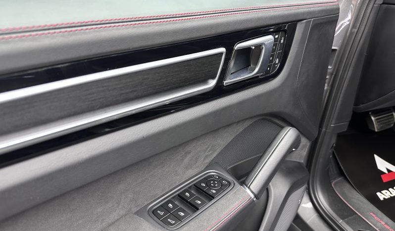 
								PORSCHE CAYENNE 4.0 GTS CHORONO full									