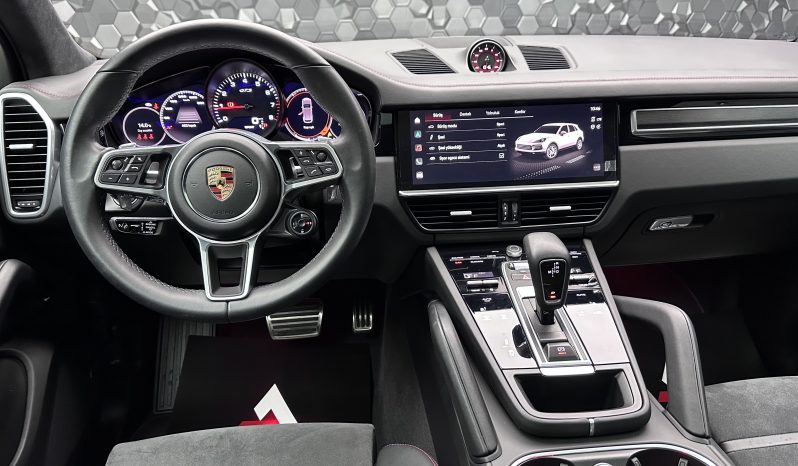 
								PORSCHE CAYENNE 4.0 GTS CHORONO full									
