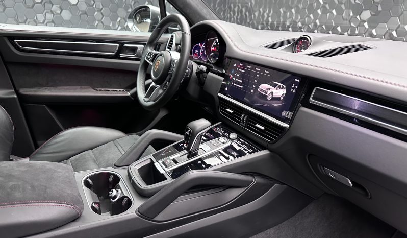 
								PORSCHE CAYENNE 4.0 GTS CHORONO full									