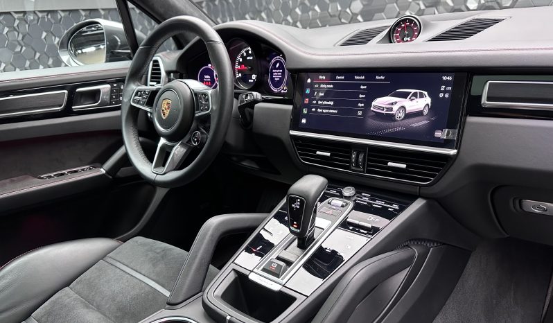 
								PORSCHE CAYENNE 4.0 GTS CHORONO full									