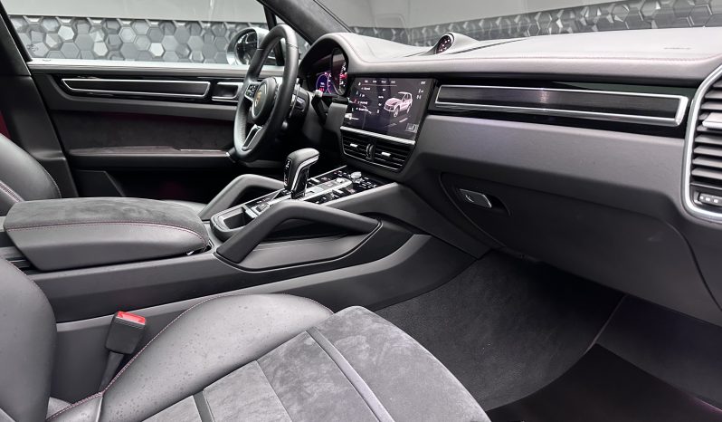 
								PORSCHE CAYENNE 4.0 GTS CHORONO full									