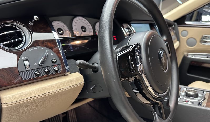 
								ROLLS ROYCE WHEELBASE GHOST 6.6 V12 full									