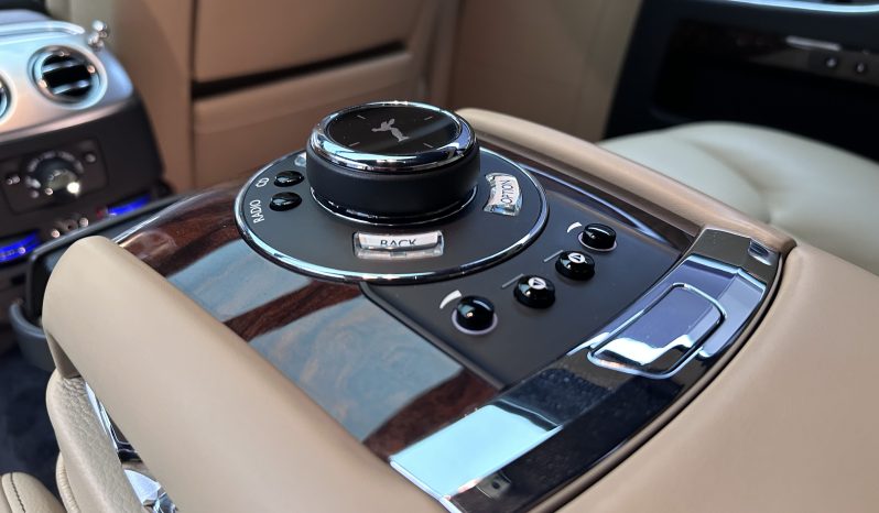 
								ROLLS ROYCE WHEELBASE GHOST 6.6 V12 full									