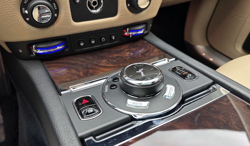 
								ROLLS ROYCE WHEELBASE GHOST 6.6 V12 full									