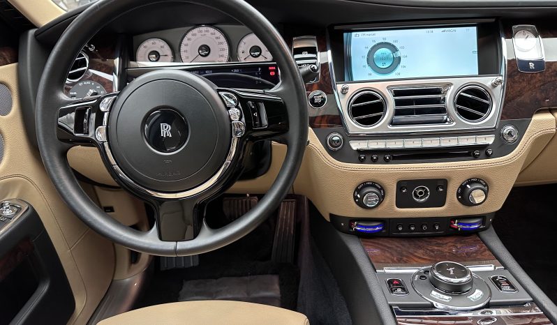 
								ROLLS ROYCE WHEELBASE GHOST 6.6 V12 full									