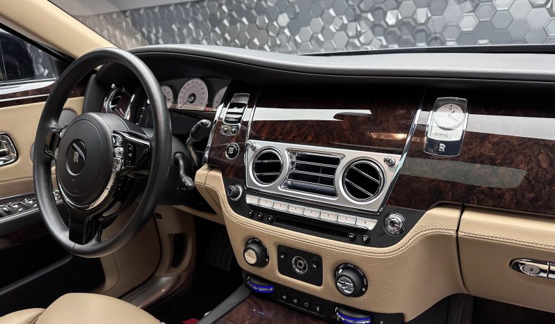 
								ROLLS ROYCE WHEELBASE GHOST 6.6 V12 full									