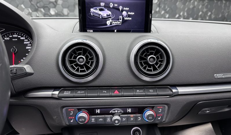 
								AUDİ A3 35 TFSI CABRİO full									