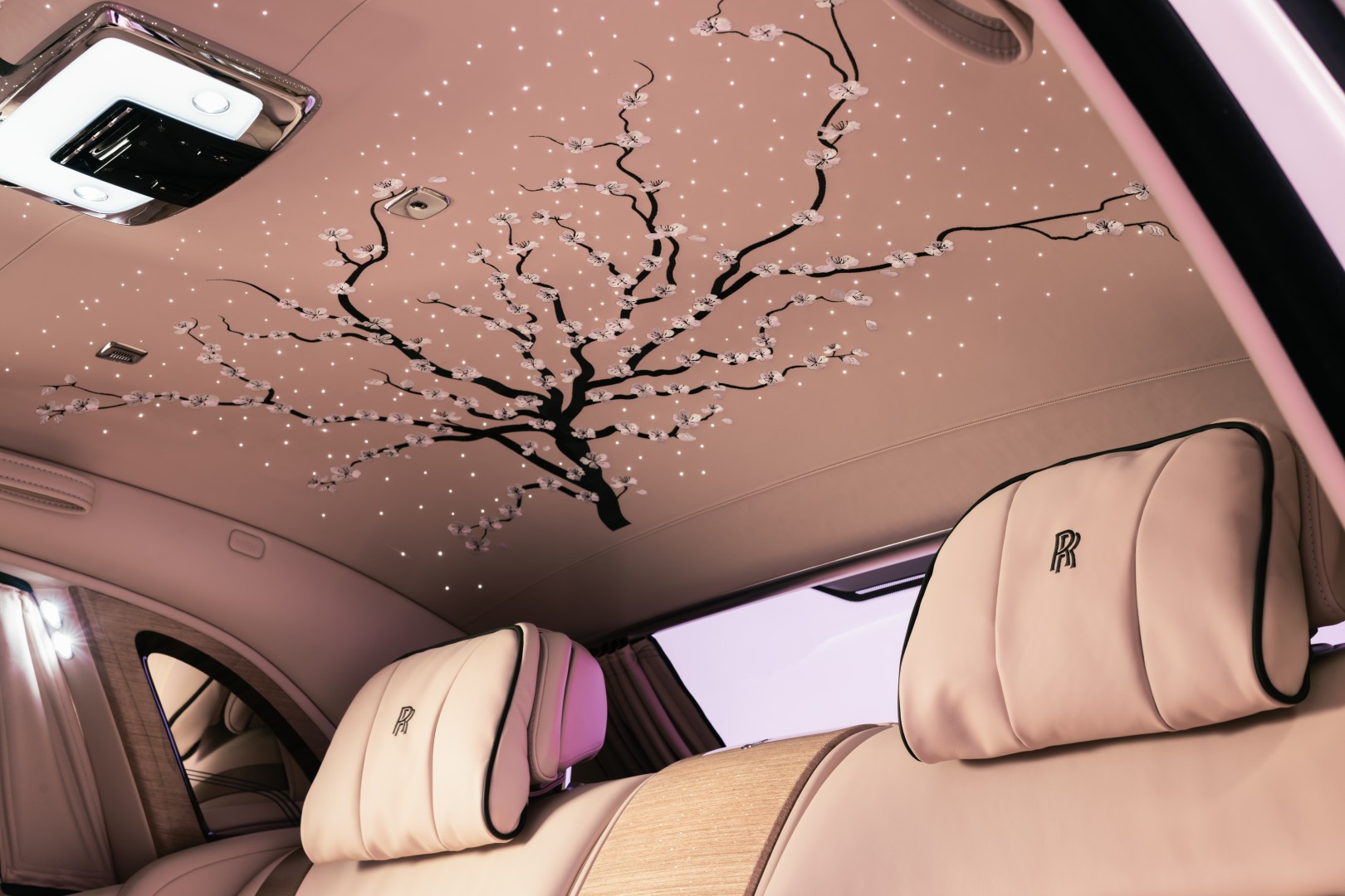 Rolls-Royce-Phantom-Cherry-Blossom-3