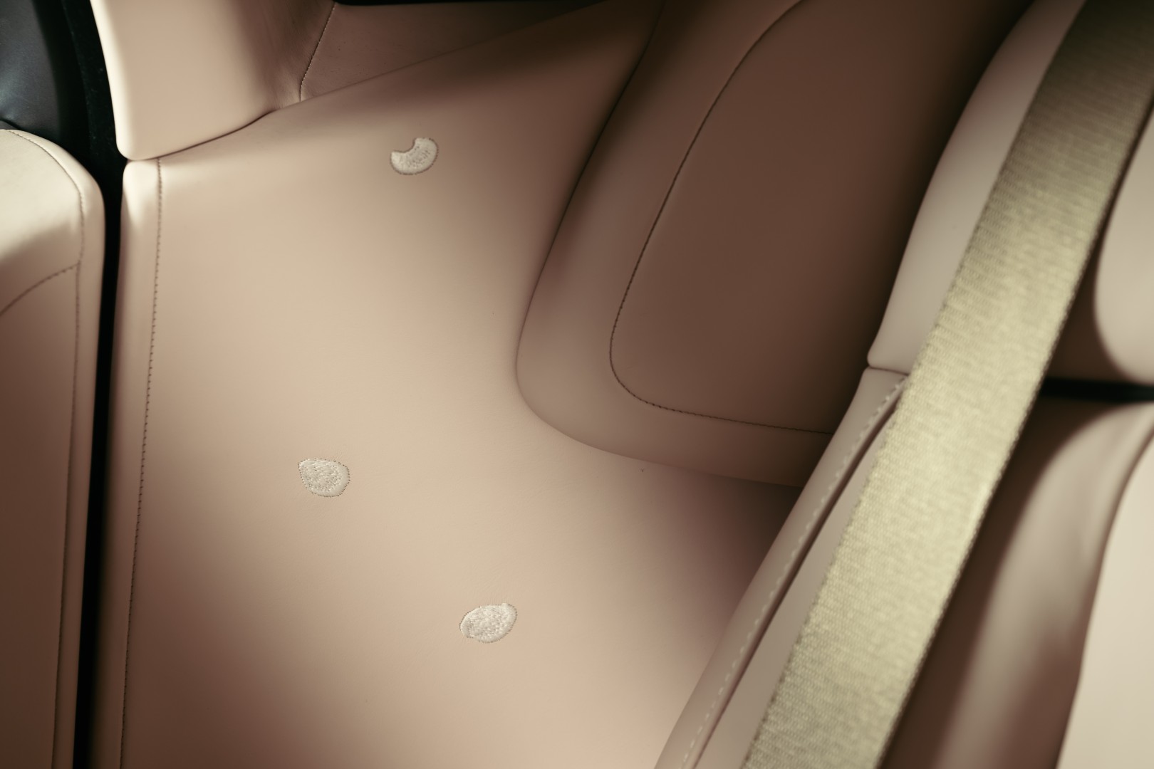 Rolls-Royce-Phantom-Cherry-Blossom-6