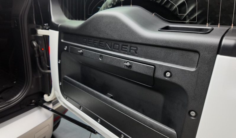 
								LAND ROVER DEFENDER 90 3.0D D200 full									