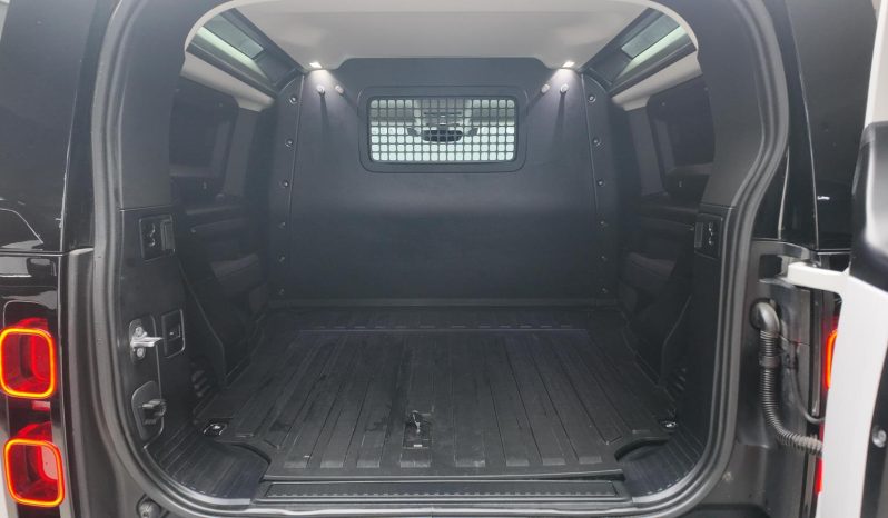
								LAND ROVER DEFENDER 90 3.0D D200 full									