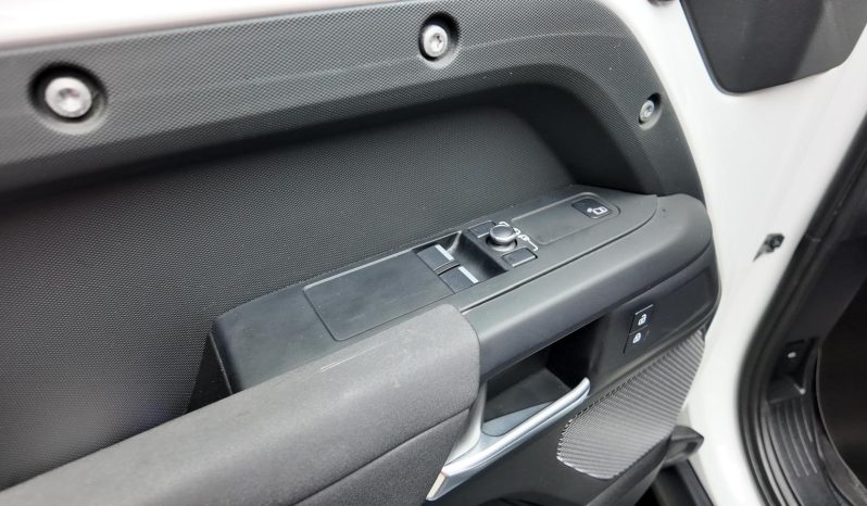 
								LAND ROVER DEFENDER 90 3.0D D200 full									