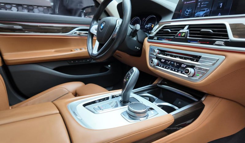
								BMW 7.30İ LONG PURE EXCELLENCE full									